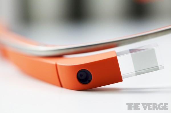 Đại gia Trung Quốc Baidu “ăn theo” Google Glass bằng... Baidu Eye 3