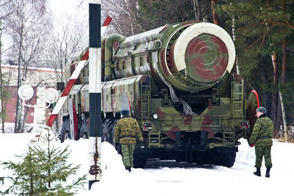 Bên trong hầm chứa tên lửa đạn đạo liên lục địa Topol của Nga
