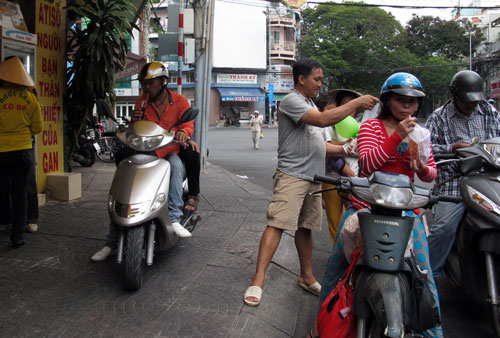 Sài Gòn nắng quá, Sài Gòn nóng quá! 13