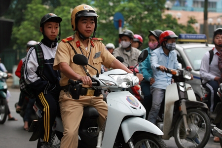 Học sinh, mũ bảo hiểm, cảnh sát giao thông