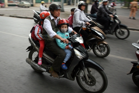 Học sinh, mũ bảo hiểm, cảnh sát giao thông