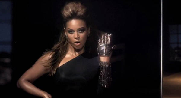 Beyoncé nóng bỏng “cùng cực” trong quảng cáo của Pepsi