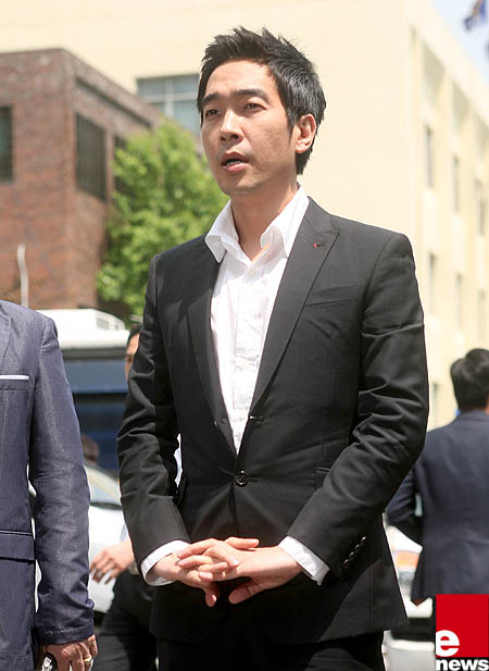 Nam ca sỹ Hàn lĩnh án 5 năm tù vì tội hiếp dâm 2