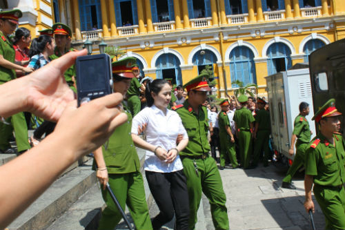 
	Con đường từ một thôn nữ hiền lành, chất phác đến một tử tù của "Hoa khôi Sài thành"