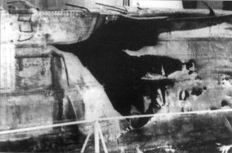 Sức công phá dữ dội của tên lửa P-35 Redut trên mạn tầu mục tiêu