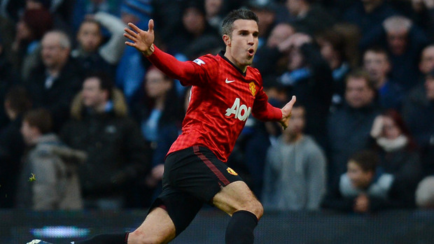 Mùa đầu tiên, van Persie có xuất sắc bằng Cantona?