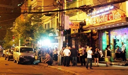Hàng trăm cảnh sát đột kích vũ trường ở Sài Gòn