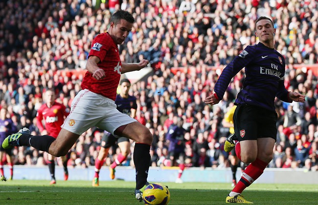
	Van Persie mở tỉ số cho M.U ngay ở phút đầu tiên trận tiếp Arsenal