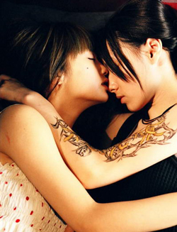 Cảnh nóng đồng tính nữ gây sốc trên màn ảnh Hoa ngữ