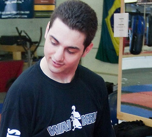 
	Tamerlan Tsarnaev, nghi phạm đội mũ đen, đã bị bắn chết.