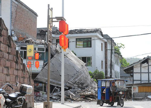 Số người chết vì động đất Tứ Xuyên tăng lên 160