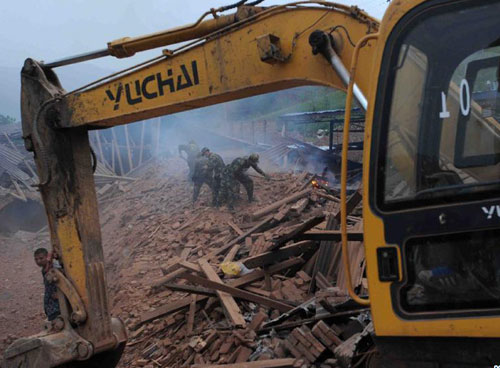 Số người chết vì động đất Tứ Xuyên tăng lên 160