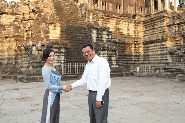 Lý Nhã Kỳ được ví như Angelina Jolie ở Campuchia 1