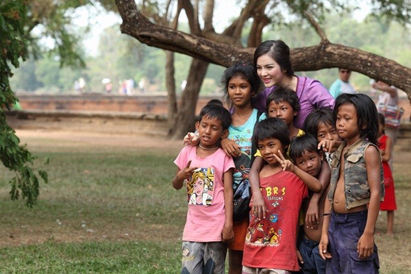Lý Nhã Kỳ được ví như Angelina Jolie ở Campuchia 9