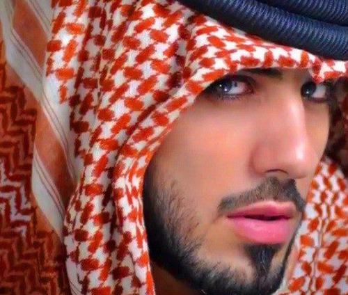 Hotboy 9x Ả Rập Omar Borkan-Al Gal là mẫu đình đám trên các tạp chí