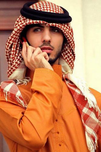 Hotboy 9x Ả Rập Omar Borkan-Al Gal là mẫu đình đám trên các tạp chí