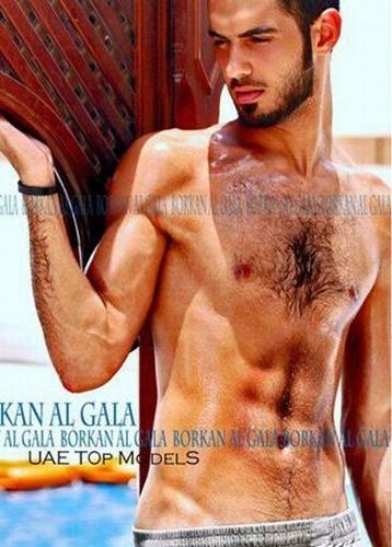 Hotboy 9x Ả Rập Omar Borkan-Al Gal là mẫu đình đám trên các tạp chí