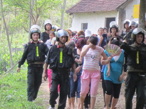 Đột kích sới bạc nhiều bà bầu tại mỏ đá Lương Sơn