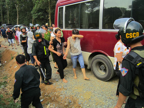 Đột kích sới bạc nhiều bà bầu tại mỏ đá Lương Sơn