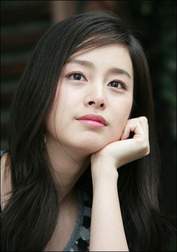 Những "gái ế" nổi tiếng xinh đẹp của màn ảnh Hàn