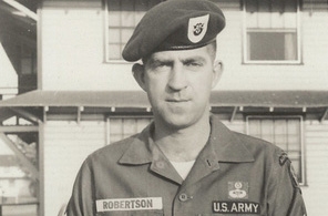 Cựu binh Robertson năm 1966