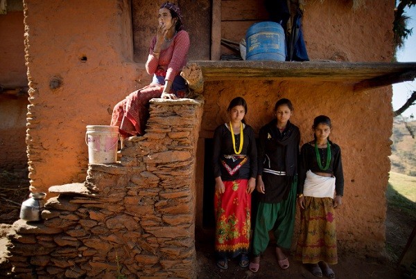 Tục lệ xua đuổi phụ nữ khi đến kỳ kinh nguyệt ở Nepal 2