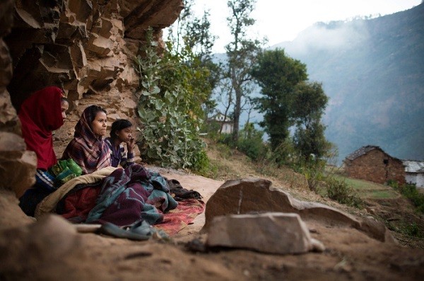 Tục lệ xua đuổi phụ nữ khi đến kỳ kinh nguyệt ở Nepal 3