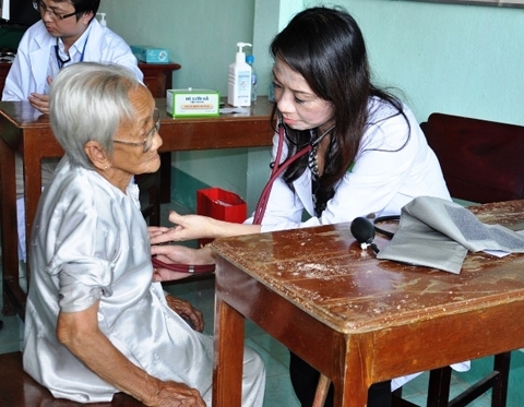 Quý bà, Tuyết Nga, hào quang, lao lý, từ thiện