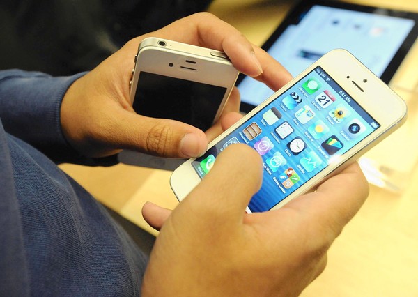 Quá khó cho Apple: Người dùng thích iPhone đời cũ hơn là iPhone 5 1