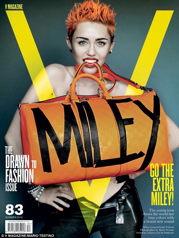Miley Cyrus táo bạo khoe ngực trần và vòng 3 nóng bỏng 7
