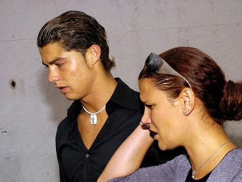 Những bí mật "kinh điển" trong cuộc đời Cristiano Ronaldo