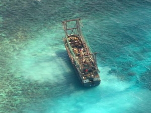 Philippines tố tàu Trung Quốc phá 4.000m2 san hô