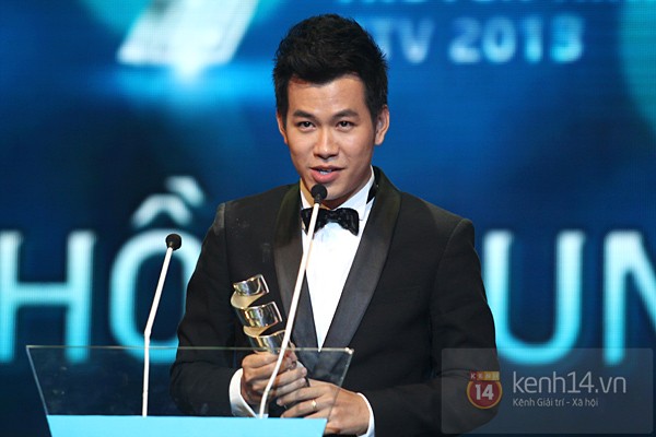 Hồ Trung Dũng bất ngờ "vượt mặt" Noo Phước Thịnh tại "HTV Award 2013" 3