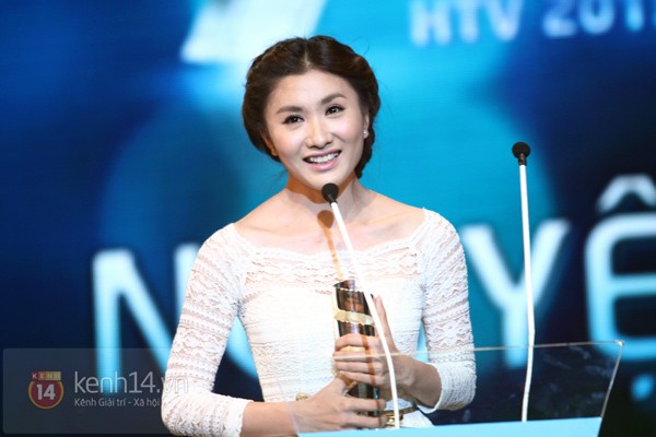 Hồ Trung Dũng bất ngờ "vượt mặt" Noo Phước Thịnh tại "HTV Award 2013" 11