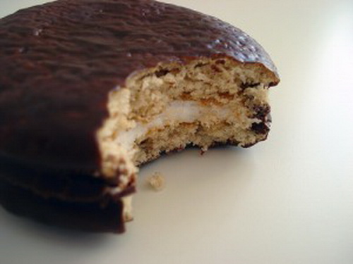 
	Bánh sô cô la Choco Pie, mặt hàng hút hàng tại Triều Tiên - Ảnh: Reuters
