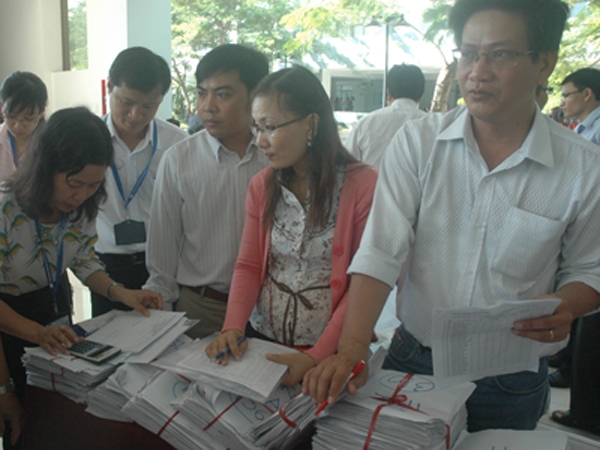 Các Sở GD-ĐT bàn giao hồ sơ cho các trường ĐH ngày 7/5 tại TPHCM 