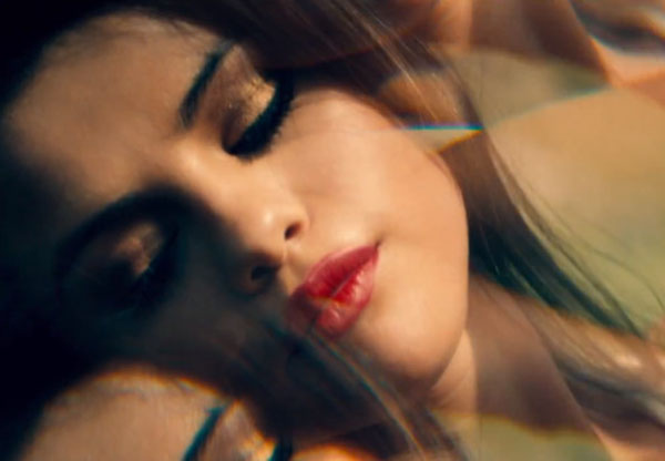 Selena Gomez lột xác nóng bỏng trong MV mới