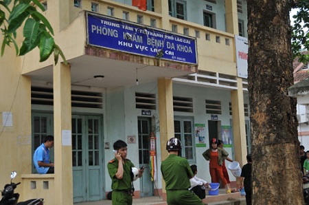 
	Phòng khám đa khoa Lào Cai, nơi đối tượng gây án.