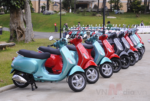 Giá xe Vespa cao, người tiêu dùng thiệt