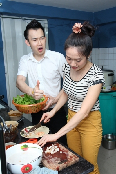 Khi sao Việt trổ tài vào bếp nấu ăn 11