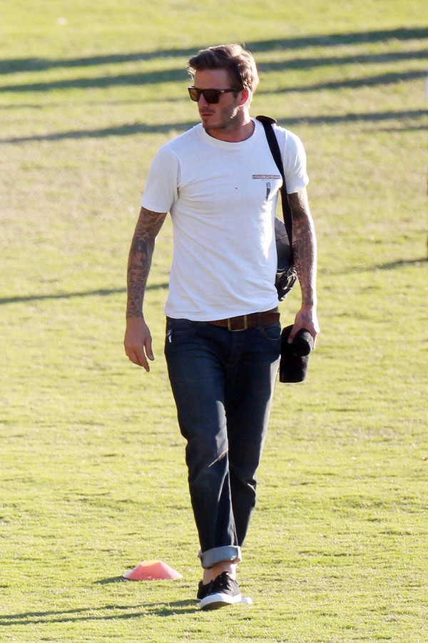 Cách phối áo phông trắng của Beckham và Adam Levine 4