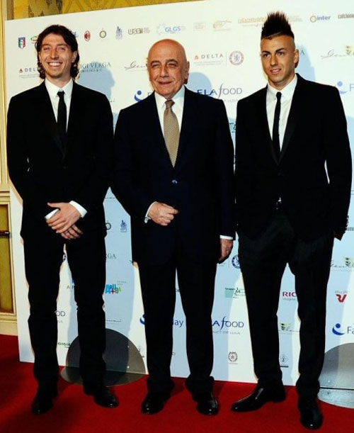 
	Phó chủ tịch Galliano chụp ảnh cùng Montolivo và El Shaarawy