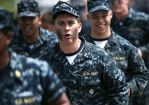 Thử thách kéo dài 14 tiếng của học viên Hải quân Hoa Kỳ