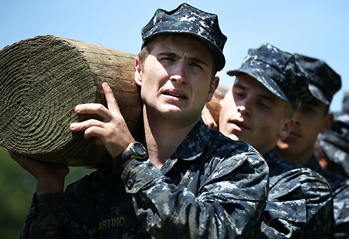 Thử thách kéo dài 14 tiếng của học viên Hải quân Hoa Kỳ