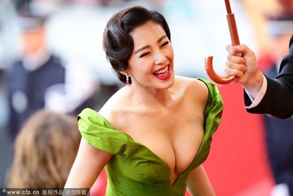 Mỹ nhân Hoa ngữ khoe ngực táo bạo trên thảm đỏ "Cannes 2013" 4