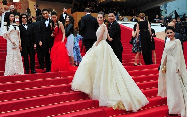 Dàn sao Việt "đổ bộ" thảm đỏ "Liên hoan phim Cannes" 15