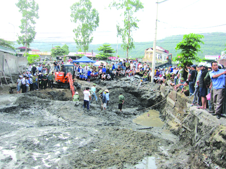 Cuộc khai quật ly kỳ 32 quan tài ở Quảng Ninh