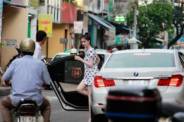 Theo chân Ngọc Trinh hóa "thiên thần nội y" 1