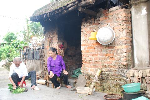 Mối lo làng quê: Nằng nặc xin trả ruộng