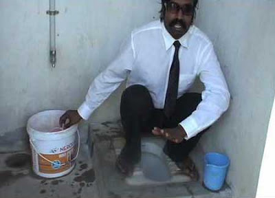 Phải chụp ảnh bên toilet gia đình, trai Ấn Độ mới được lấy vợ 1